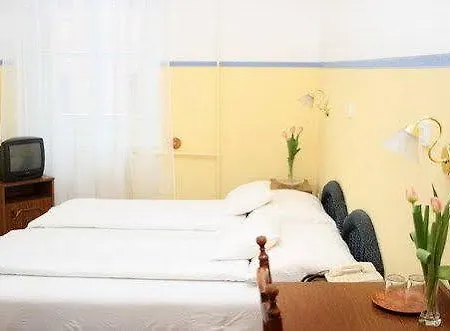 Hotel Golden Ship / Aranyhajo Fogado